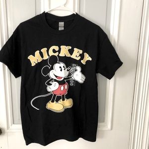 NEW classic Disney Mickey Mouse graphic black short sleeve tee shirt size medium